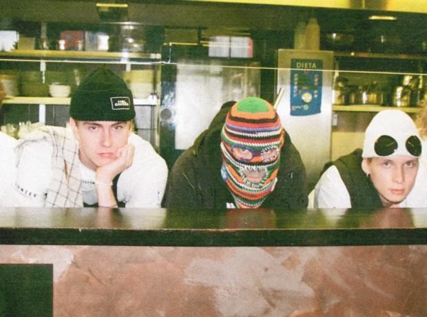 YLÄKERRALTA KUNNIANOSOITUS HIPHOPIN VUOHILLE